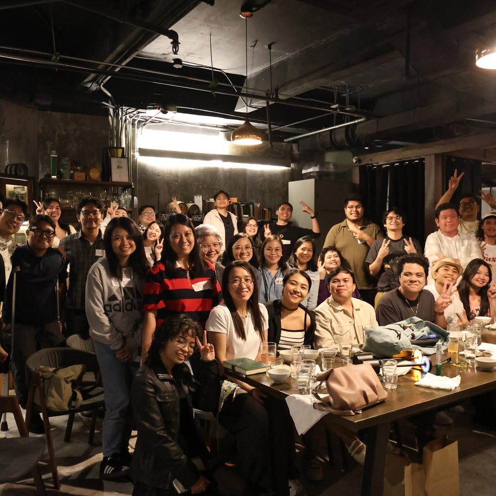 Big group photo from an in-person Patatas Fam meetup